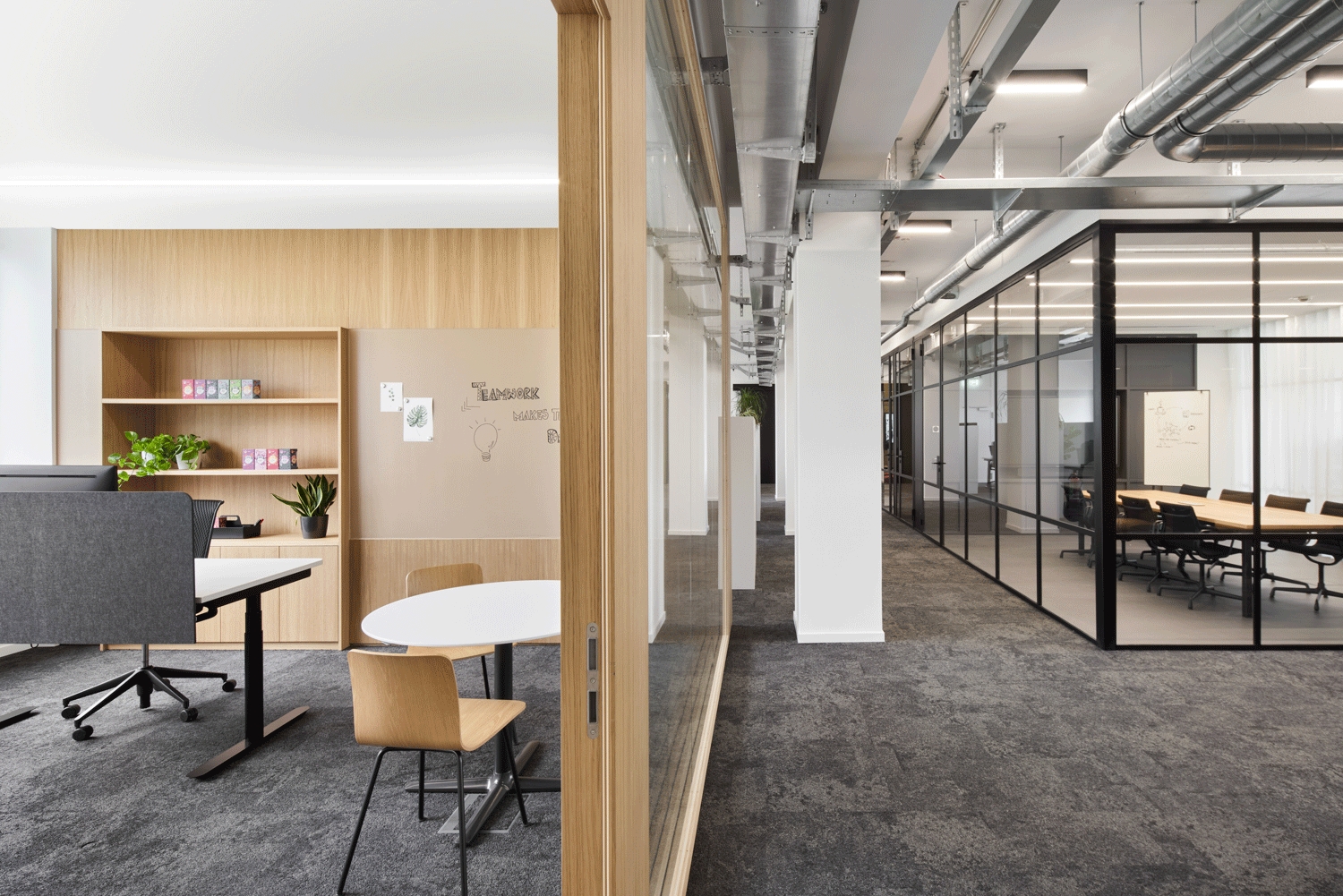 Multispace bei der Teekanne in Düsseldorf von bkp Architekten