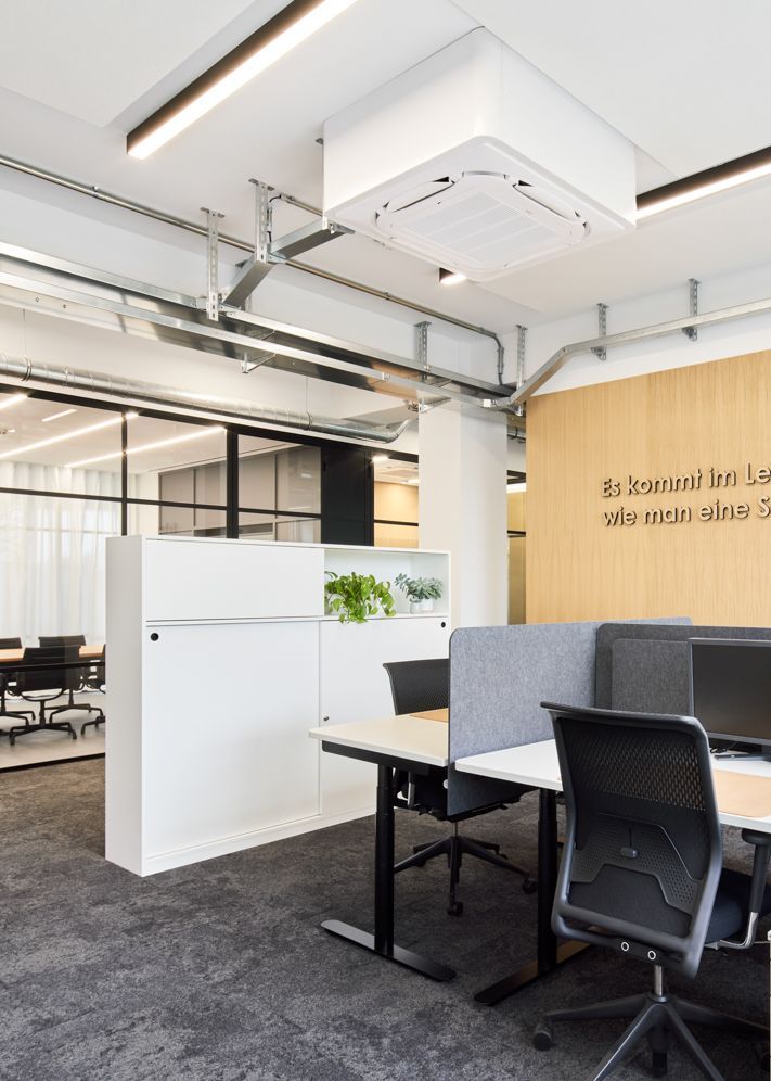 Offener Multispace bei der Teekanne in Düsseldorf | Büroplanung von bkp Architekten
