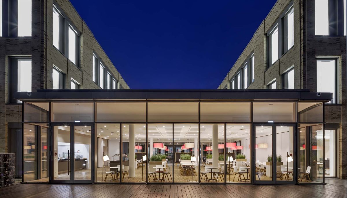 Außenansicht Kantine Sparkassenzentrale Rotenburg Bremervoerde Zeven | Architektur von bkp