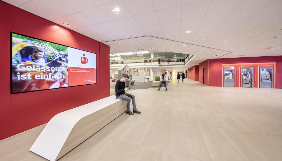 bkp Markenarchitektur für die Kreissparkasse Paderborn-Detmold: SB-Foyer