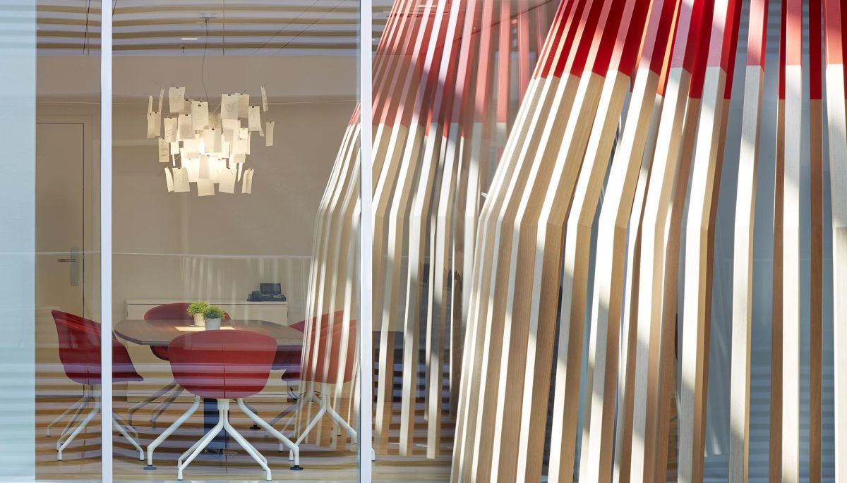 Brand Architecture bis ins Detail: Leuchtendesign von bkp für KSK Heinsberg