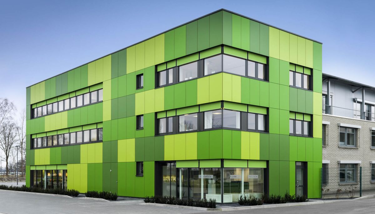 Neubau von bkp Architekten für bekuplast im Corporate Design
