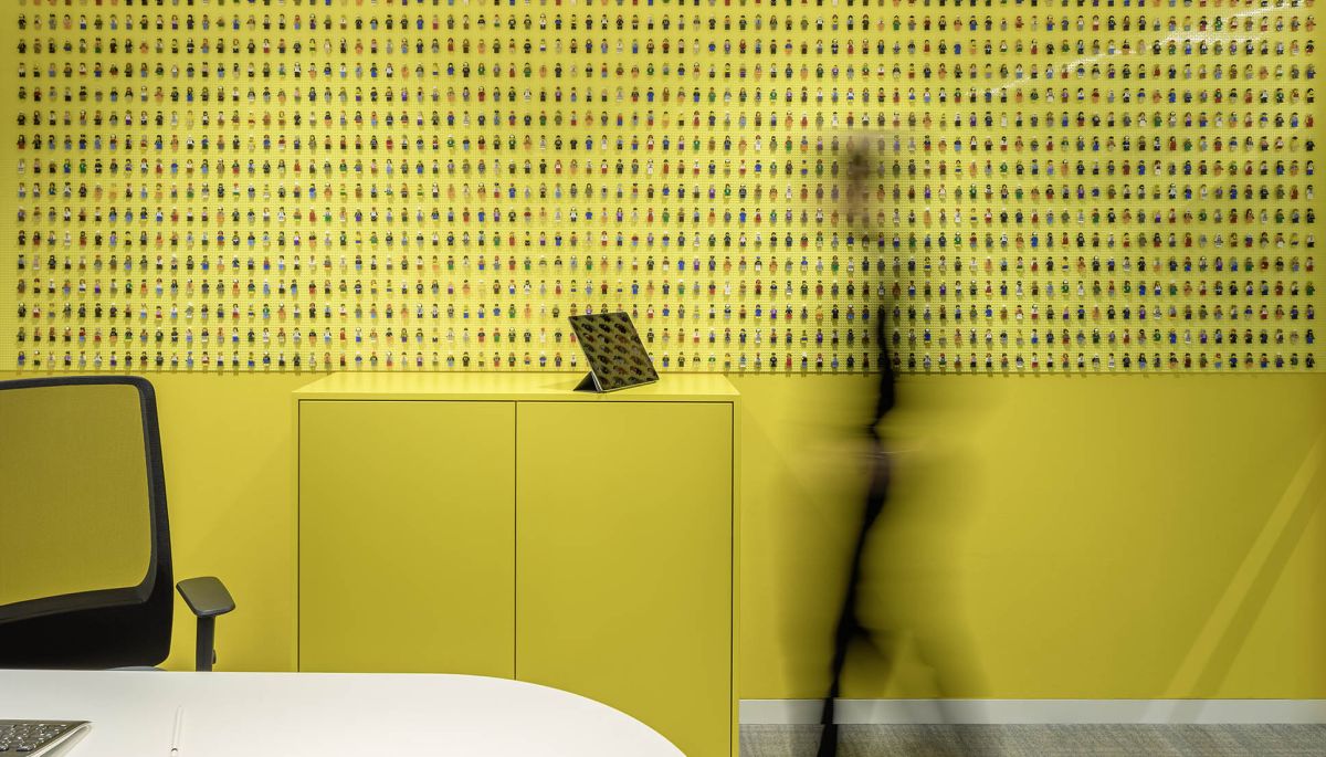 Banking für junge Generationen: Farbenfrohe Beratungsräume bei Volksbank NEXT