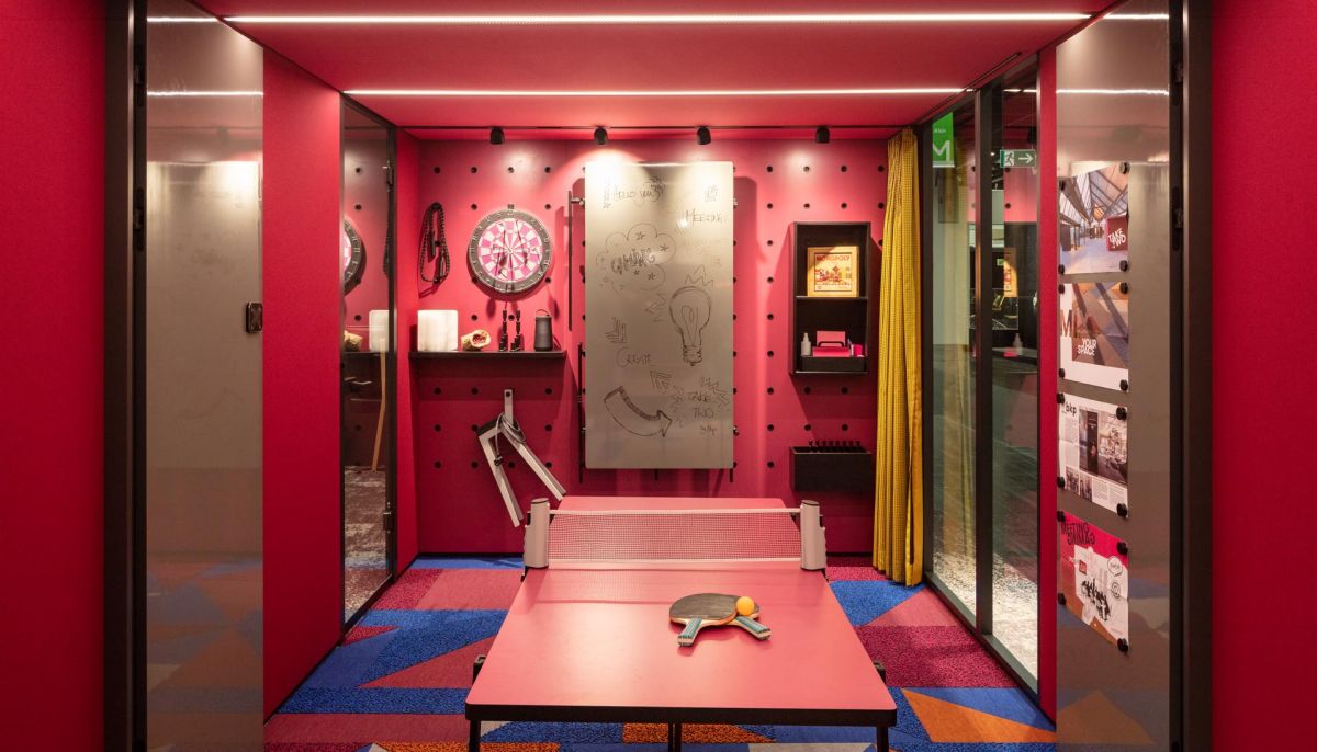 Meetingraum wird zum Game Room: Flexible Nutzung mit wenigen Handgriffen im CAS Room von bkp