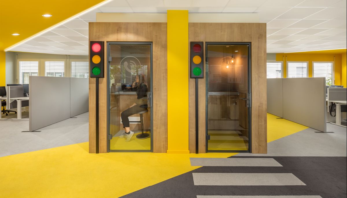 Mikroarchitektur im Raum als Rückzug im Openspace | New Work von bkp bei Renault