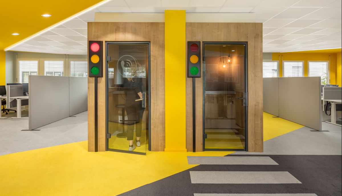 Mikroarchitektur im Raum als Rückzug im Openspace | New Work von bkp bei Renault