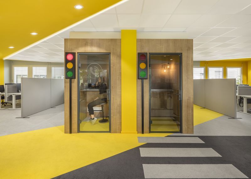 Brand Architecture bei Renault: Unternehmensidentität wird durch Verkehrselemente widergespiegelt
