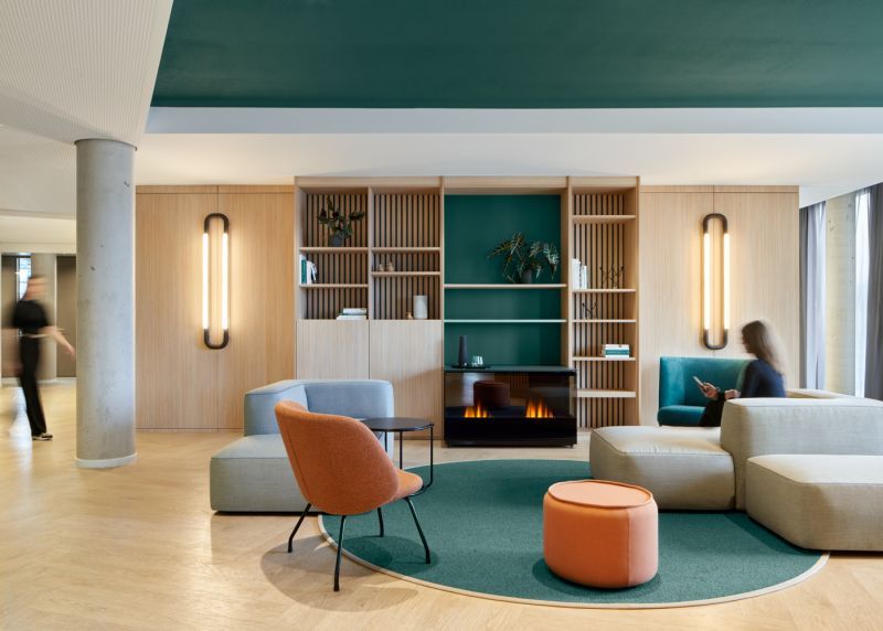 New Work im Loungebereich der Düsseldorfer Unternehmensberatung