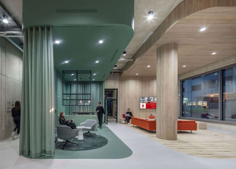 Wartebereich in der Kundenhalle der Sparkasse Schlüchtern
